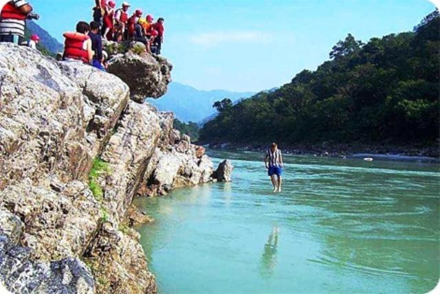 Elephant Brook Resort Rishikesh Bagian luar foto